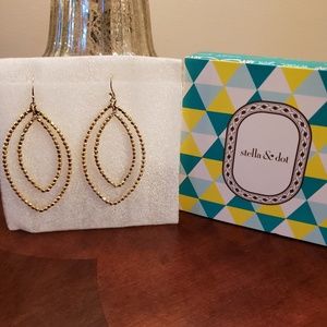 Stella and Dot Bardot Hoop Earrings-  Gold
